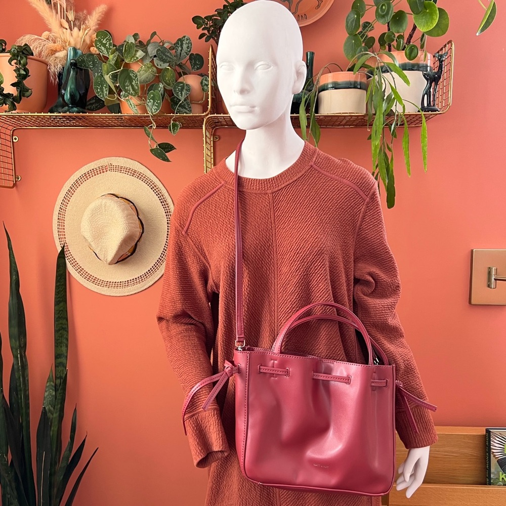 Matt & Nat Vegan Leather Crossbody Bucket Bag Purse Personal Destash